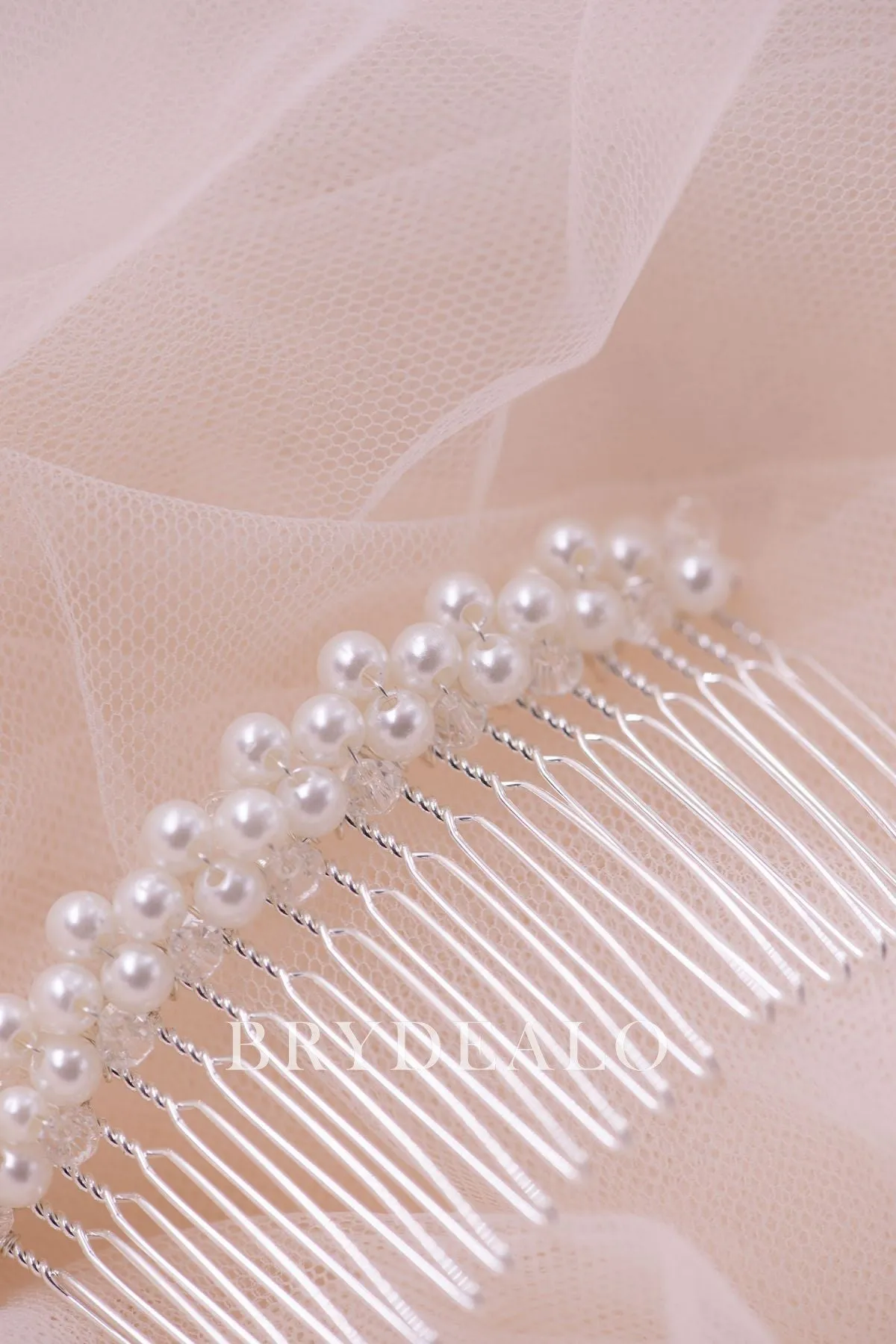 Glamorous Pearls Adorned Bridal Hair Comb