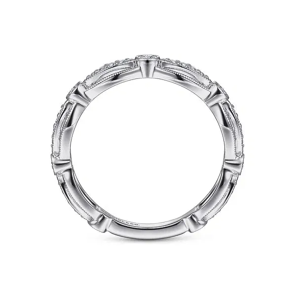 Romantic & Diamond Scalloped Wedding Band